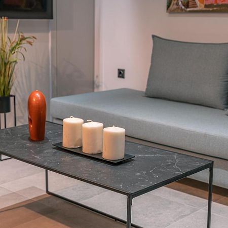 Brand New Suites In City Center 이라클리온 외부 사진