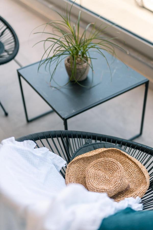 Brand New Suites In City Center 이라클리온 외부 사진