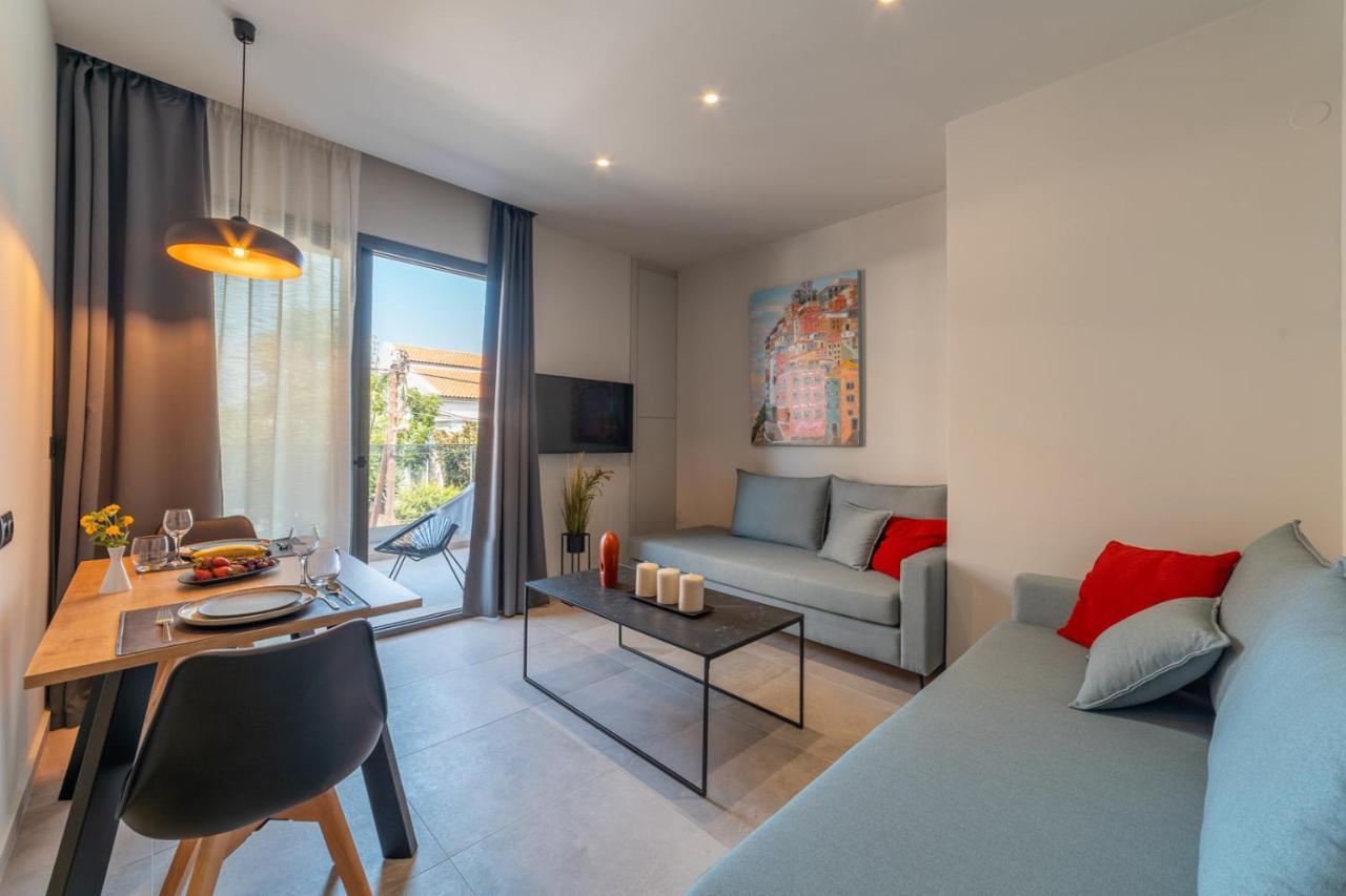 Brand New Suites In City Center 이라클리온 외부 사진