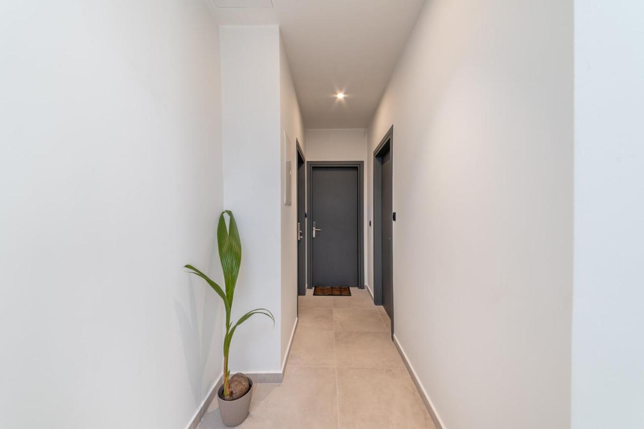 Brand New Suites In City Center 이라클리온 외부 사진