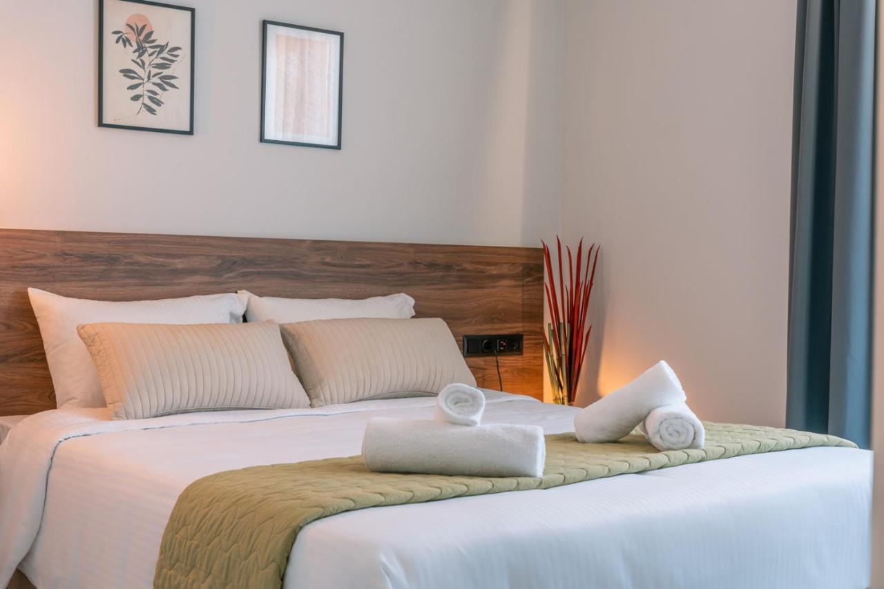 Brand New Suites In City Center 이라클리온 외부 사진